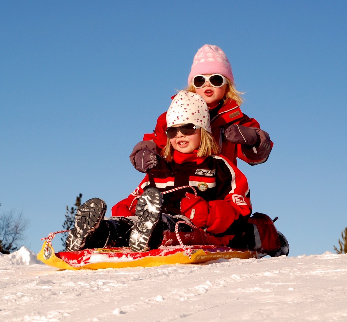 Какие зимние спортивные игры лучше всего подходят для вашего ребенка?