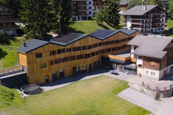 CRANS DRONE INSTA HORIZONTAL.00_02_55_04.Still003