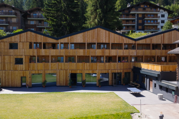 CRANS DRONE INSTA HORIZONTAL.00_08_05_00.Still010