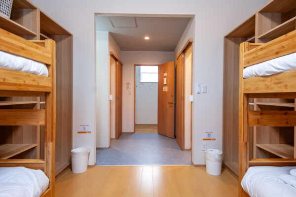 Les-Elfes_Lodge_Fuyu_student-room01_1920x1080HQ